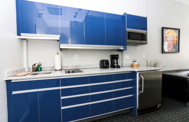 Maverick Suites at 245 Newbury St - Photo 71