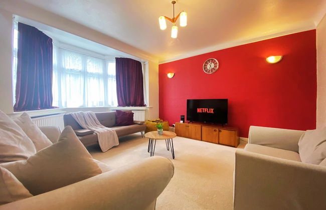 Bright and Spacious 4 Bedroom Home - Foto 16