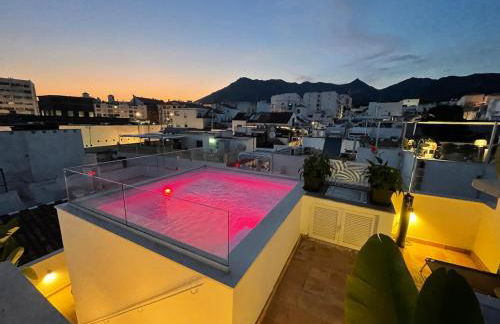 House in the Old Town of Marbella with Private Pool and Free Parking - Photo 24