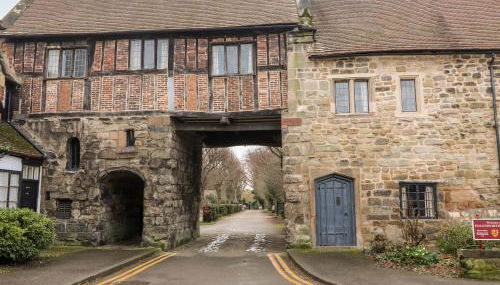 Porter's Lodge - Photo 3