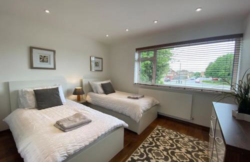 Modern 3-Bedroom villa, 3 Parking Spaces, WiFi - Foto 9