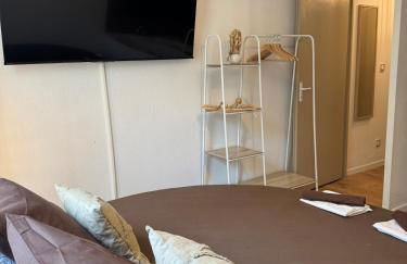 T2, Balneo, sauna, lit rond, jeux arcades, parking - Photo 26