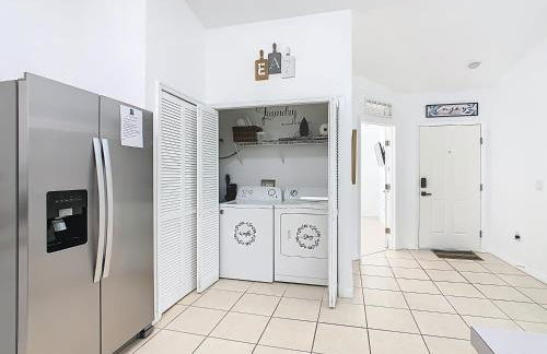 The Galactic Getaway, 3Bed, 2Bath Apartment, Free Parking, Heated Pool - Foto 24