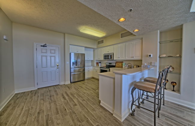 Marvelous Condo with Beachside Pool and Free Poolside WiFi - Unit 0902 by RedAwning - Foto 9