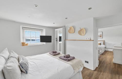 NEW 2024 Modern Luxury Holiday Home on the Beach in Devon - Free Parking, Pets Welcome, Sleeps 10 - Foto 21