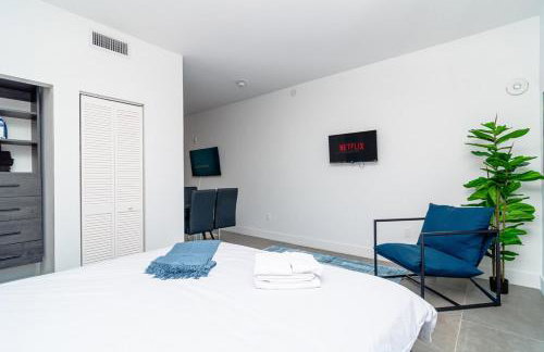 Modern 1BR Suite with King Bed Near Brickell, Downtown & Wynwood - Foto 11