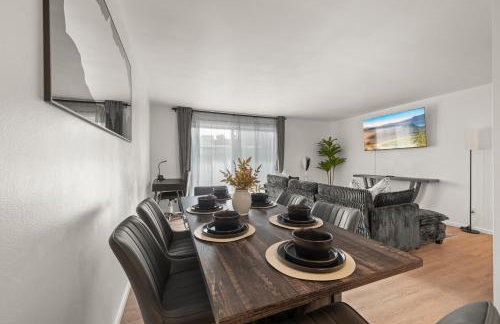 Gray Oasis 1 Bed Apartment in Fremont - Photo 5