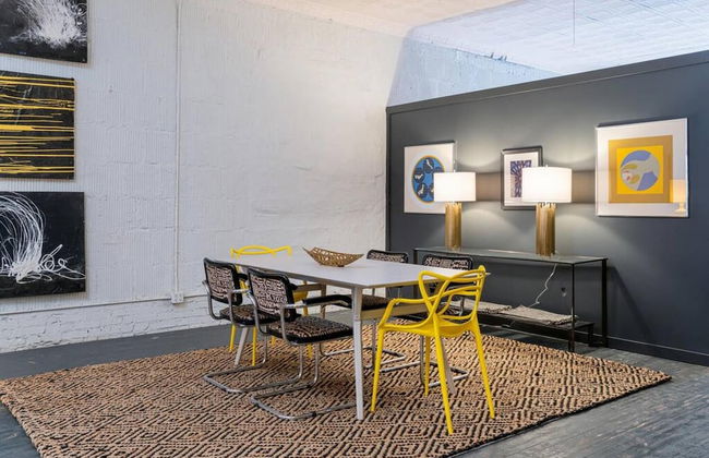 Elegant Edgy Loft on Historic Alley Parking - Foto 33