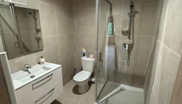 Appartement moderne rénové et tout équipé - Foto 3