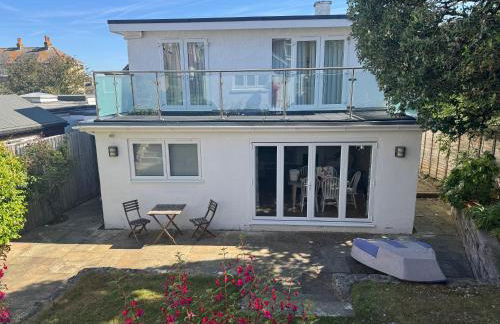 Suzetta Cottage - Photo 10