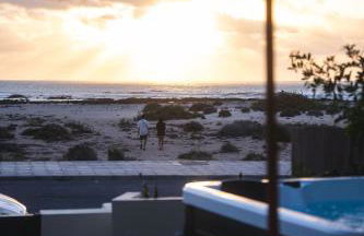 Amber Skies Seafront Retreat - Photo 75