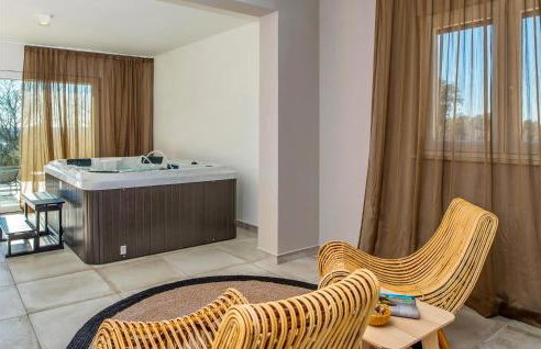 Villa with Swimming Pool, Outdoor Kitchen, Sauna, Hot Tub, Play Area, Sea View - Foto 79