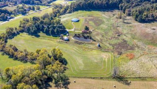 100 Acre Red Brick Ranch Hocking Hills Cabin Hot Tub 12 - Photo 2
