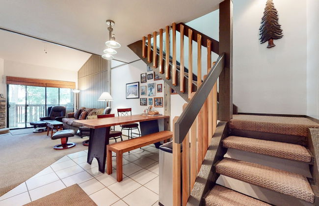 Escape to The Summit - Pool & HT Next Door - Foto 2