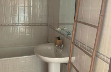 Apartamento encantador com piscina - Foto 6