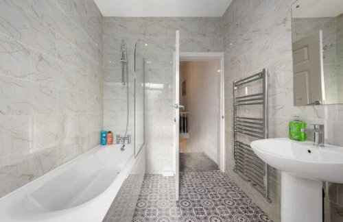 Modern & Stylish Stay in the Heart of Great Harwood - Foto 13