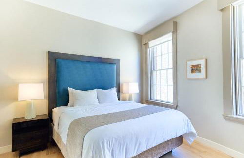 The Docent's Collection - Photo 38