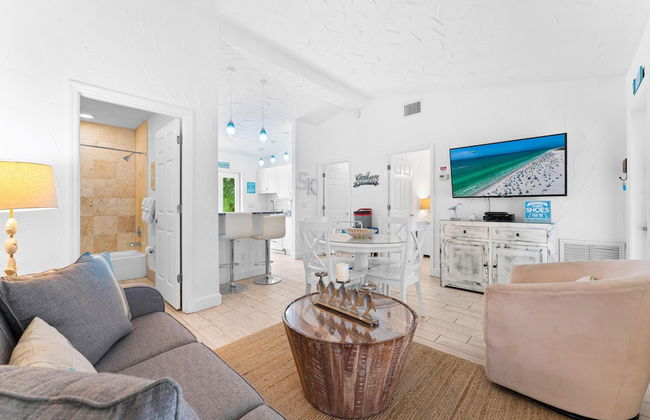 Crescent Beach Villas - West by Beachside Management - Photo 10