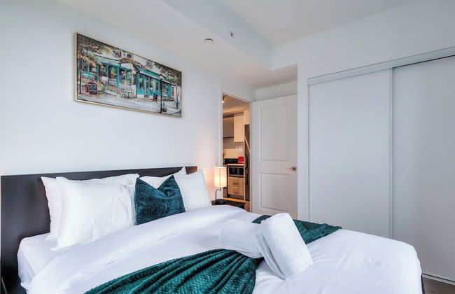 Panorama Suites Downtown Toronto - Photo 10