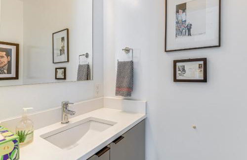 Luxe NW DC Condo with Rooftop Deck 7 Mi to Howard - Foto 10