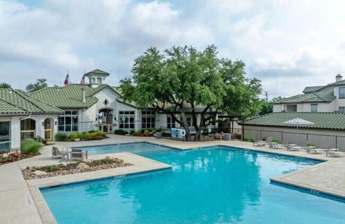 Hill Country Fairway Haven - Photo 10