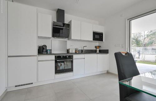 T3 NEUF – C13 - JARDIN-TERRASSE ET PISCINE – ACCÈS DIRECT PLAGES ET CENTRE VILLAGE - Foto 7