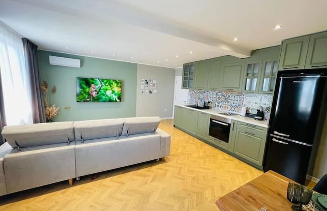 Varna Top Center Luxury One-bedroom Apartment - Photo 1