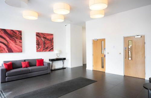 Modern 1BR Apt - Sleeps 4 - Parking - Balcony - Foto 11