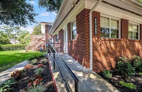 Cozy Riverside Villa - Walkable to Bars & Restaurants - Foto 25