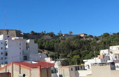 Atico loft de lujo con terraza espectacular y vista a los 2 castillos - Photo 14