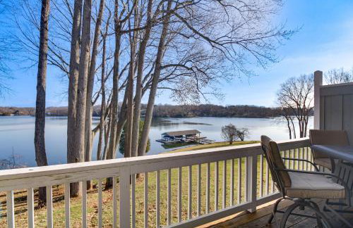 Lakefront Moneta Home with Community Dock! - Foto 3