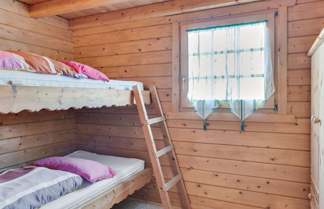 Charming Holiday Home With Private Garden - Photo 5