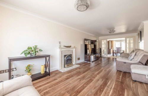 SPACIOUS 3 BEDROOM HOME - GREAT FOR FAMILIES! - By Tempstay - Foto 19