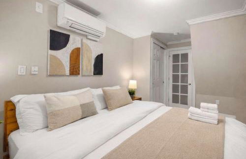 Sophisticated Stay in Vibrant Manhattan - Foto 17