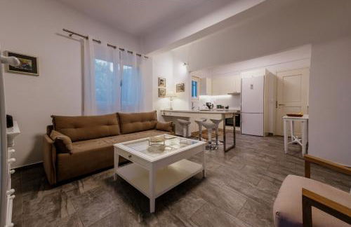 Chrisi Holiday Home - 500 sqm Private Gardens & Nature View - 300m by the sea - Photo 48