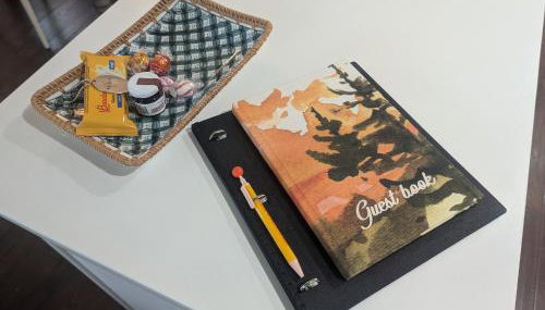 Tranquil Getaway Cottage in Charming, Bethel CT - Foto 2