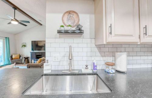 Modern Bentonville Retreat - Sleeps 6 Near Trails - Foto 41