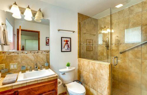 Scenic Riverfront Escape with Sauna in Junction City - Foto 15