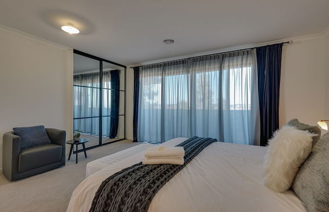 StayAU Newly Cozy Holiday House Tarneit - Foto 9