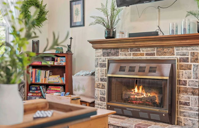 Ridge Retreat by Avantstay Game Room, Covered Porch, & Fire Pit! - Photo 7