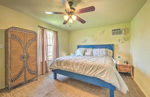 Half-Mi to Seadrift Harbor Seadrift Home with Deck - Foto 14