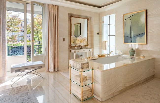 Four Seasons Hotel George V - Photo 61