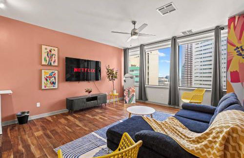 Beautiful Apt in Downtown W/ Pool | Parking - Foto 2