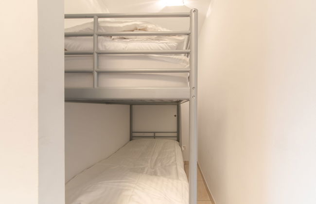 2 bedroom Apartment in Bredene with swimming pool and garden - Photo 10