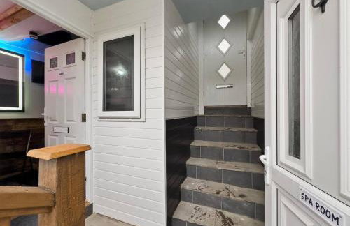 Kinky Kabin w Hot Tub, Sauna and Rooftop Garden - Foto 36