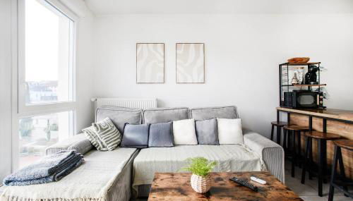 T2 lumineux avec balcon - 4 pers, métro et PartDieu - Foto 2