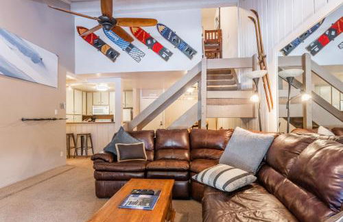 New Listing 2 bedroom and Loft 2 bath Summit E Bldg 16 condo sleeps 8 Steps to Eagle Lodge Chair 15 - Foto 3