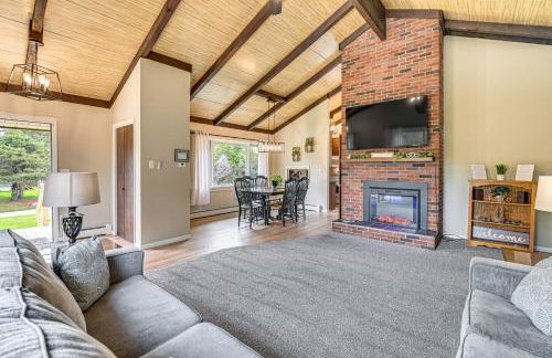 Newcomb Retreat with Mountain Views and Fire Pit! - Foto 4