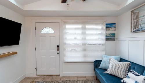 Two Cottages w/ Patios - Close to Beach - Foto 5