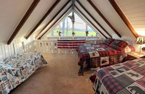 Cozy Indian Lake Chalet on Golf Course with Arcade/Gameroom - Foto 49